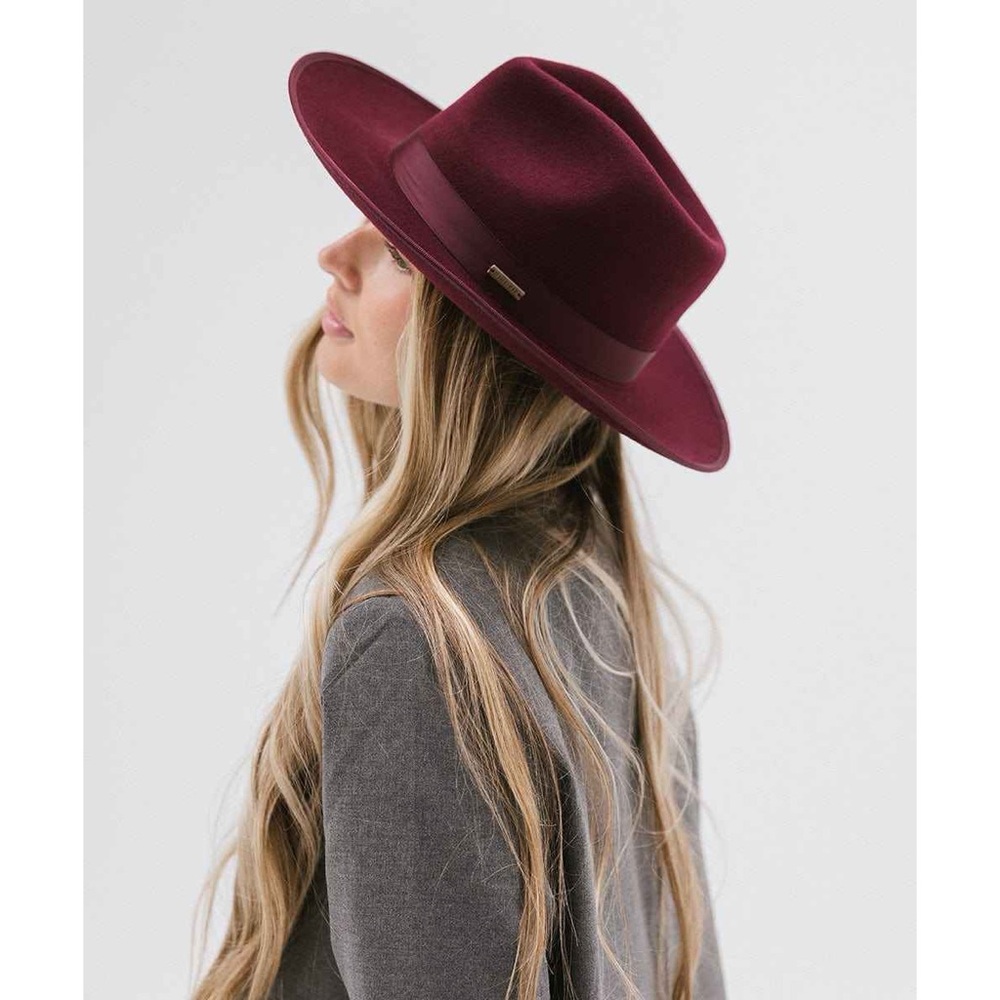 NWT GIGI PIP Monroe Rancher Wine Red - 57